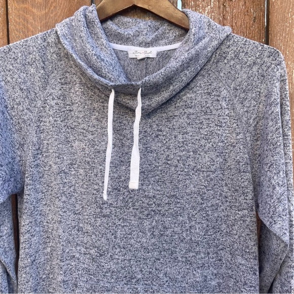 ULTRA FLIRT Women’s Gray Long Sleeve Cowl Neck‎ Sweatshirt Size Small - Picture 5 of 13